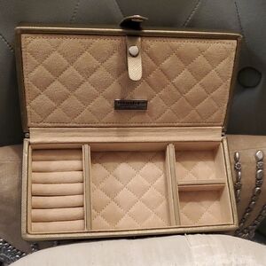 Lusterloc Beige Jewelry Organizer